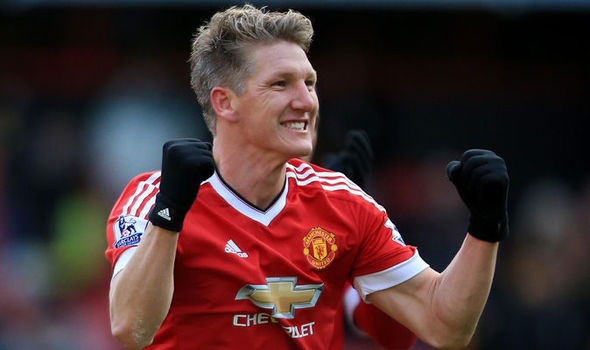 Schweini's back, mittens and all.