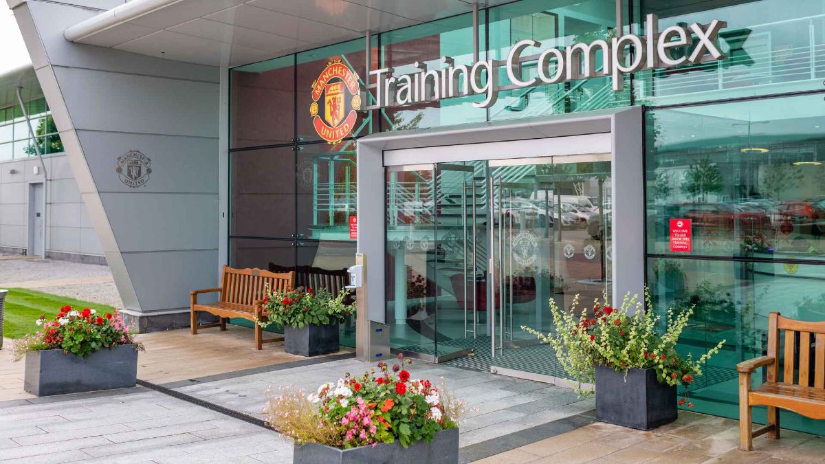 Erik ten Hag has called up Bendito Mantato for training with the Man United first-team at Carrington