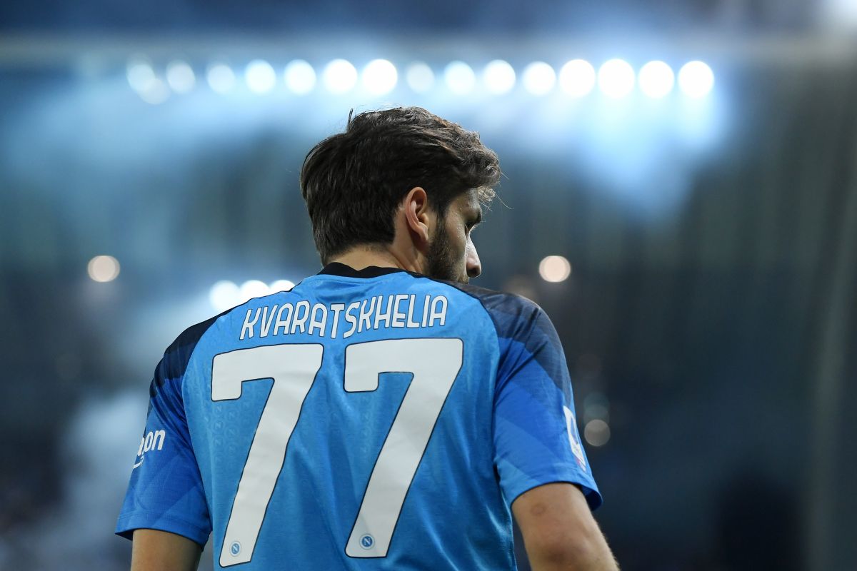 Khvicha Kvaratskehlia peaking interest from PSG and Manchester United