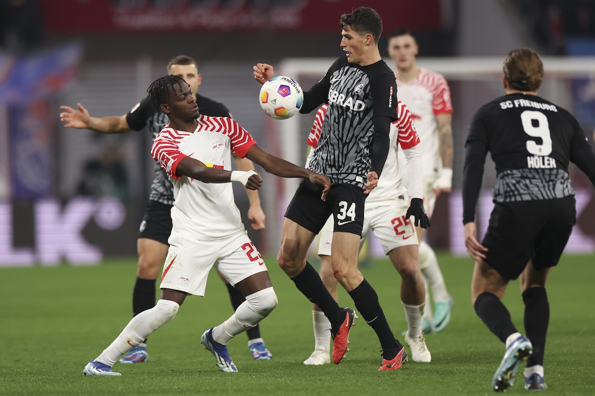 Castello Lukeba fighting for the ball