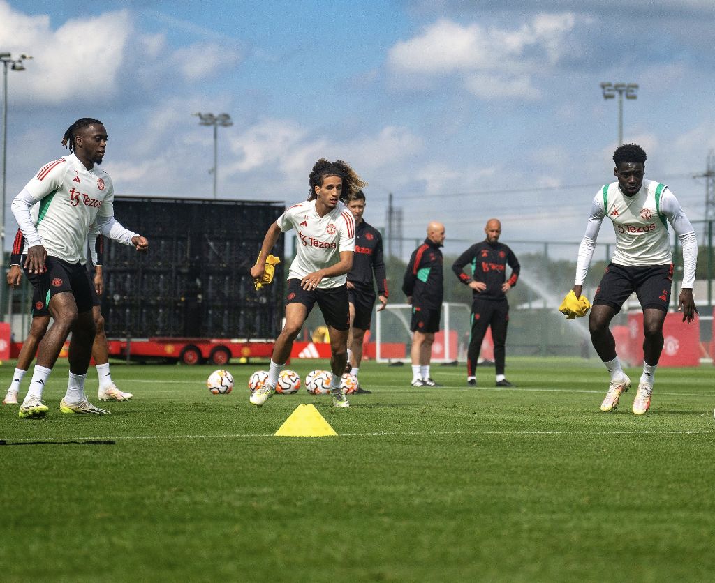 Manchester United consider relocating training complex after 24 years