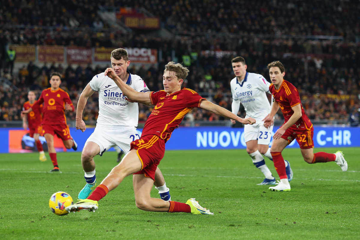Dean Huijsen making a tackle during his time at Roma
