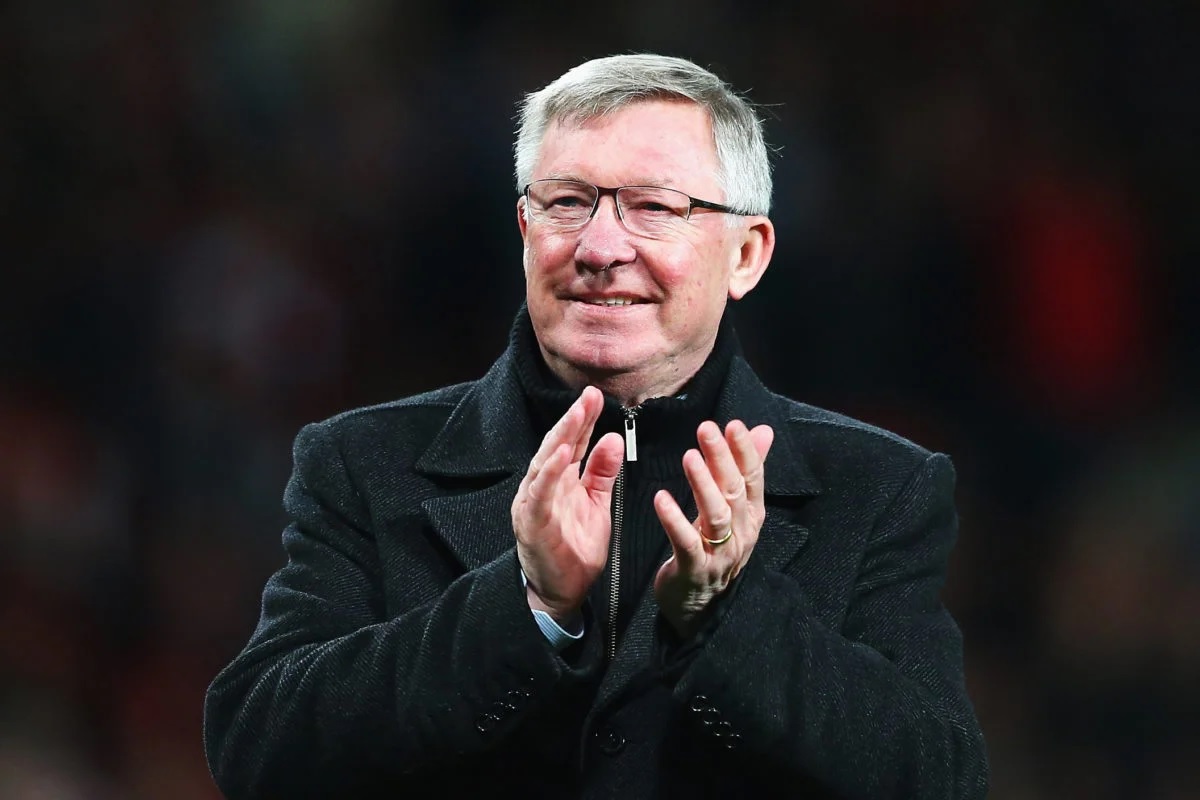 Sir Alex Fergusson applauding Man Utd fans