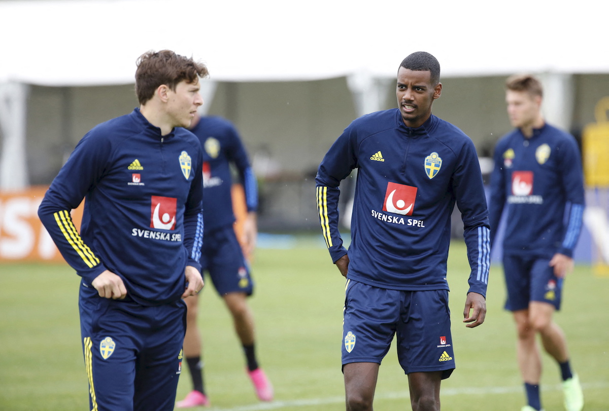 Alexander Isak alongside Viktor Gyokeres in Sweden training