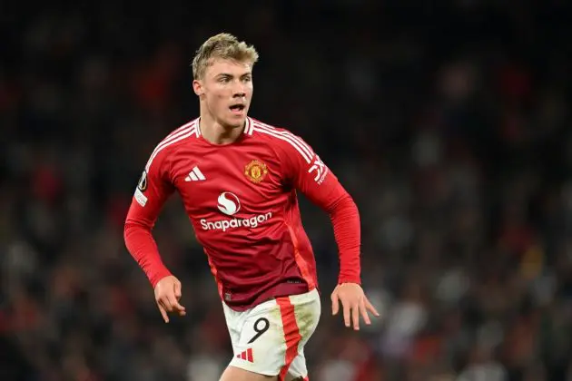 Rasmus Hojlund on the pitch for Manchester United