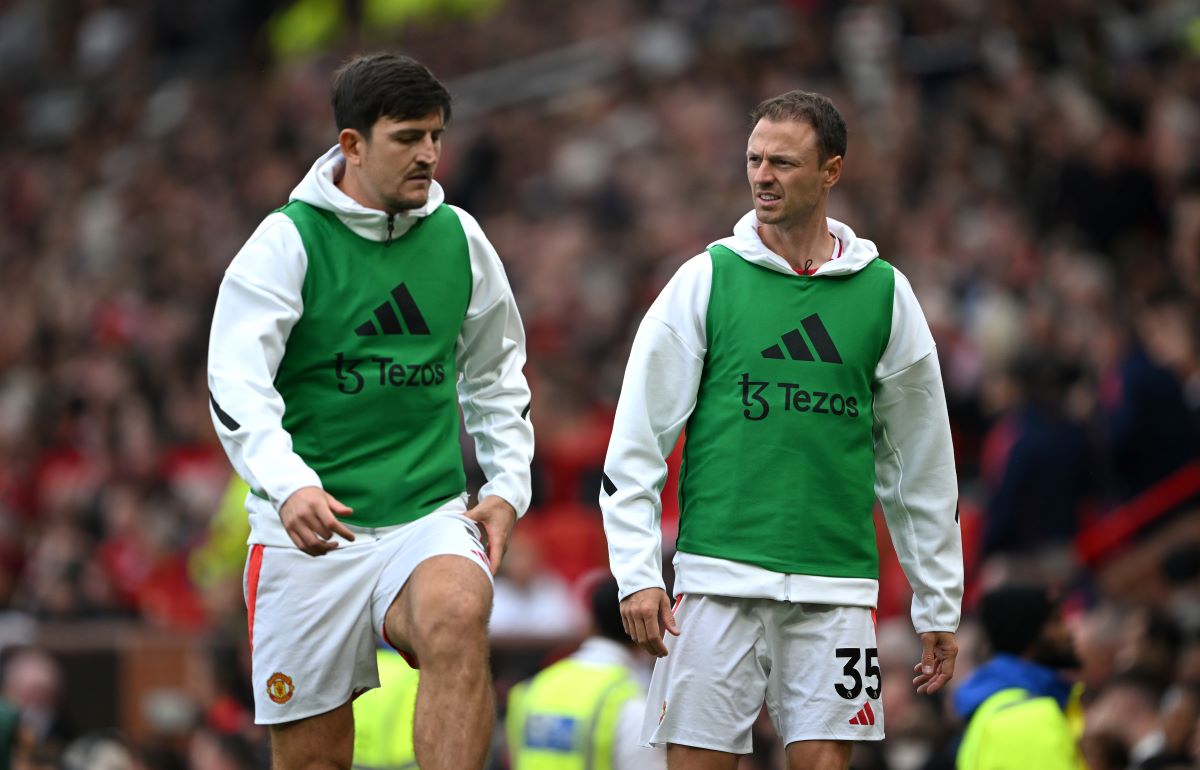 Erik ten Hag set to deploy Jonny Evans at left-back