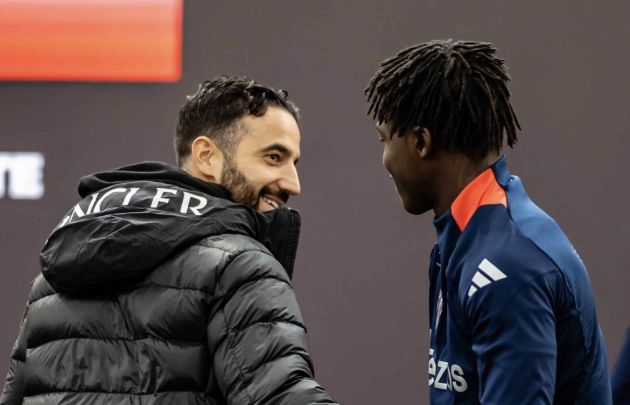 Ruben Amorim meets Kobbie Mainoo.