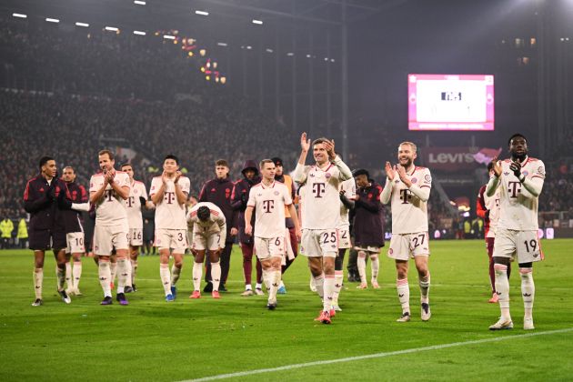 Alphonso Davies with his Bayern teammates.