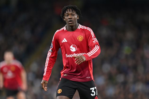 Kobbie Mainoo on the pitch for Man Utd