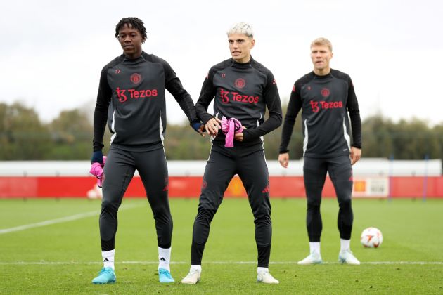 Kobbie Mainoo, Alejandro Garnacho and Rasmus Hojlund in Man United training