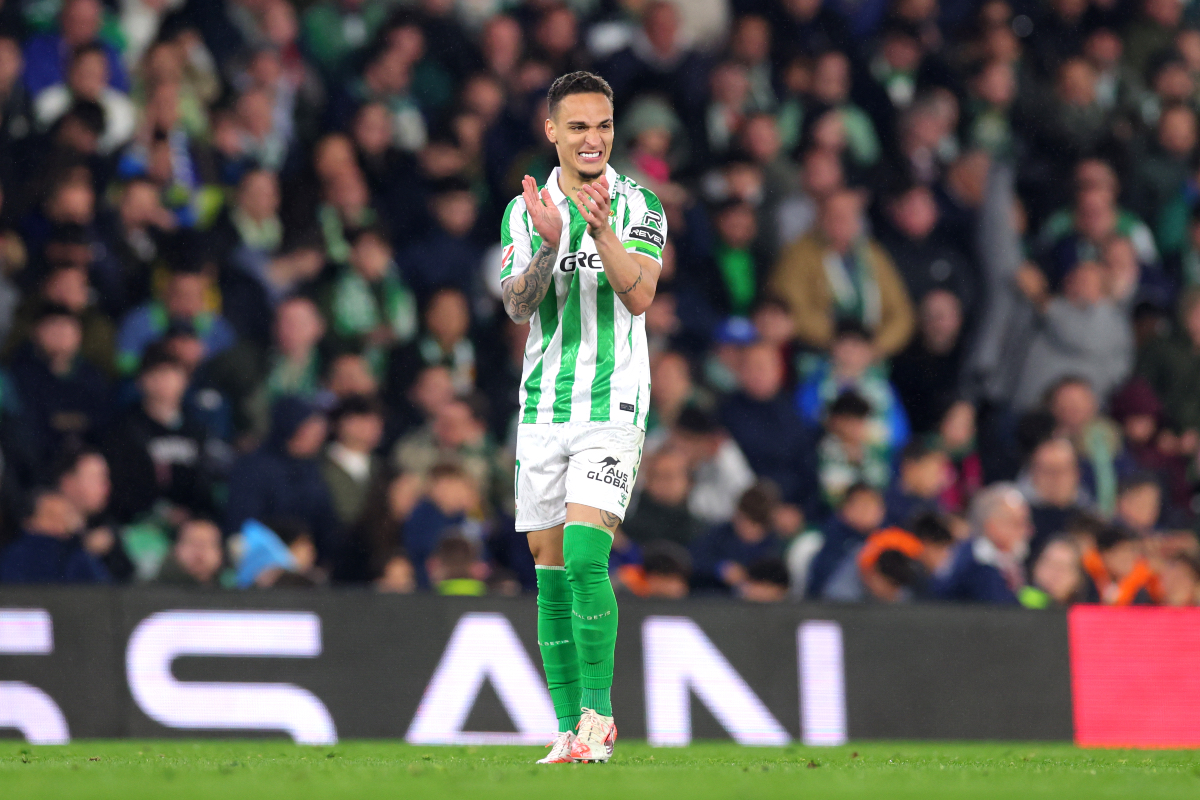 Manchester United loanee Antony claps while in action for Real Betis.