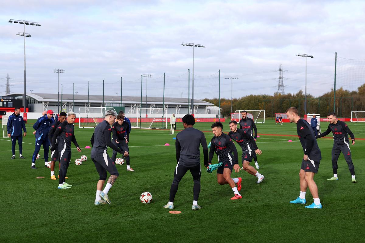 Manchester United players train at Carrington/