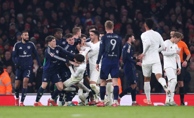 Arsenal & Man Utd stars involved in melee