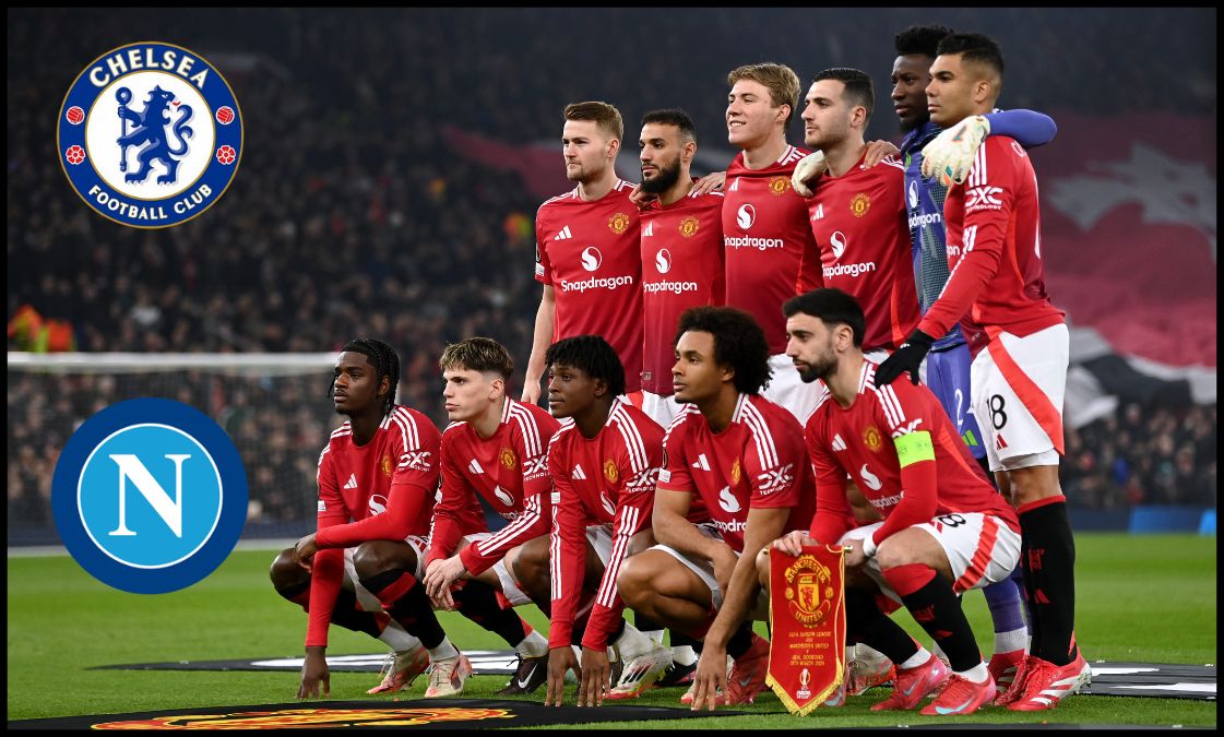 Manchester United players pose for a picture ahead of kick-off.