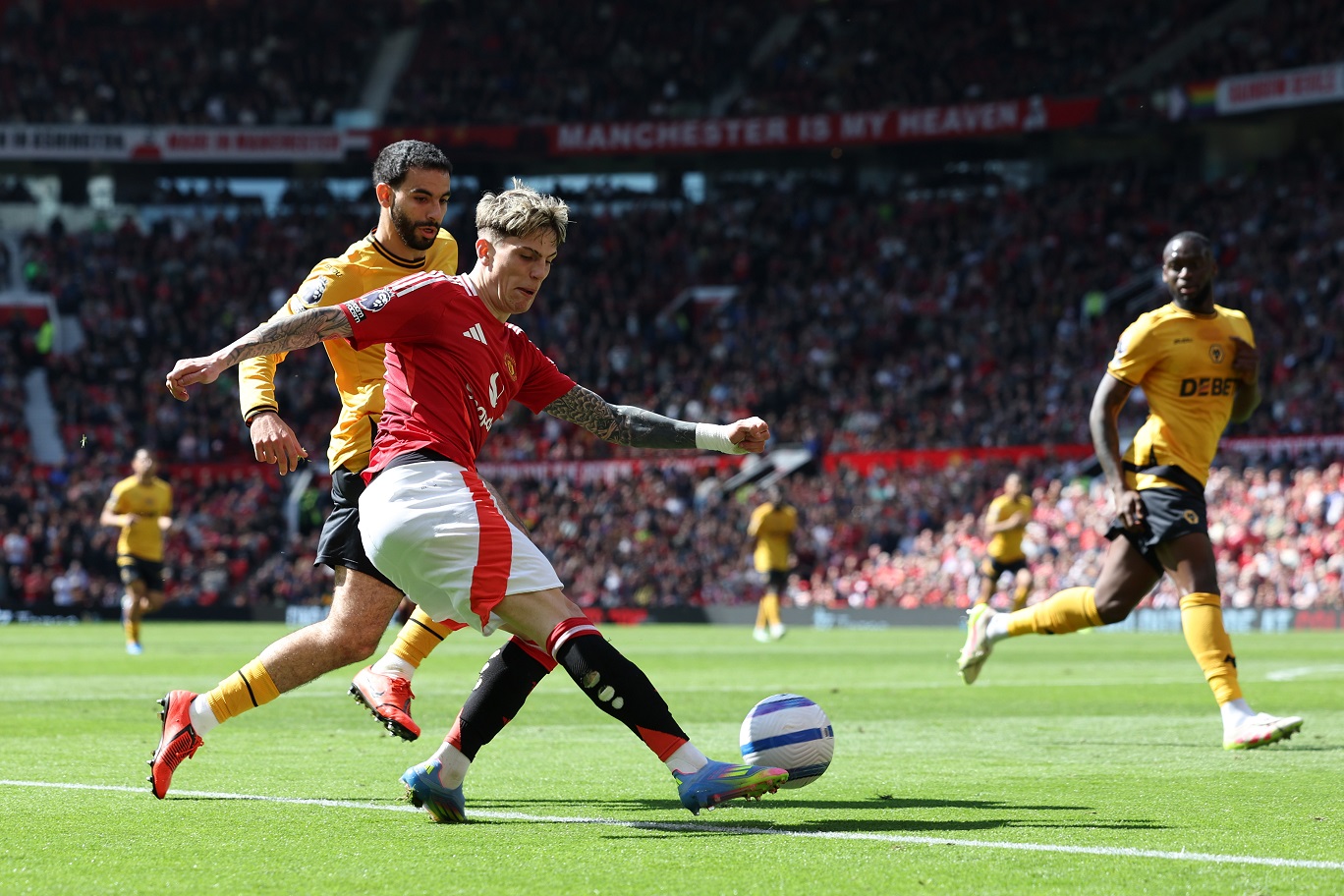 Alejandro Garnacho in action for Man United against Wolves