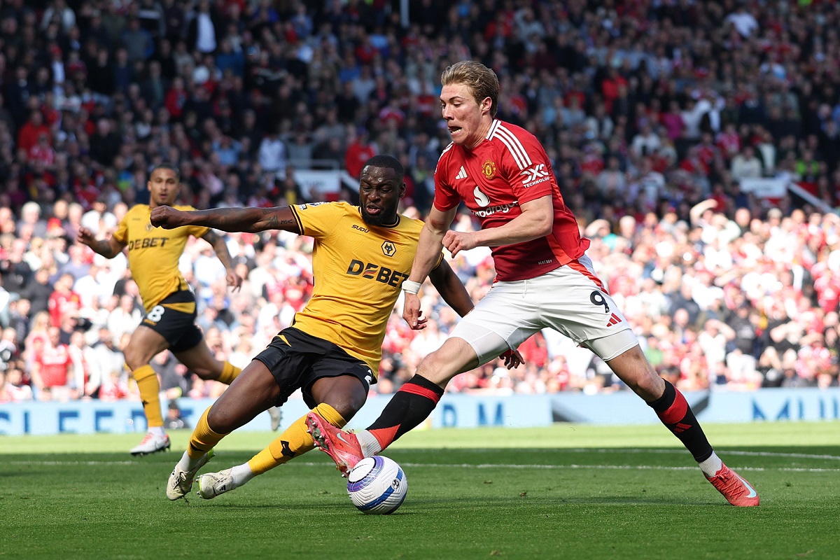 Rasmus Hojlund in action for Manchester United