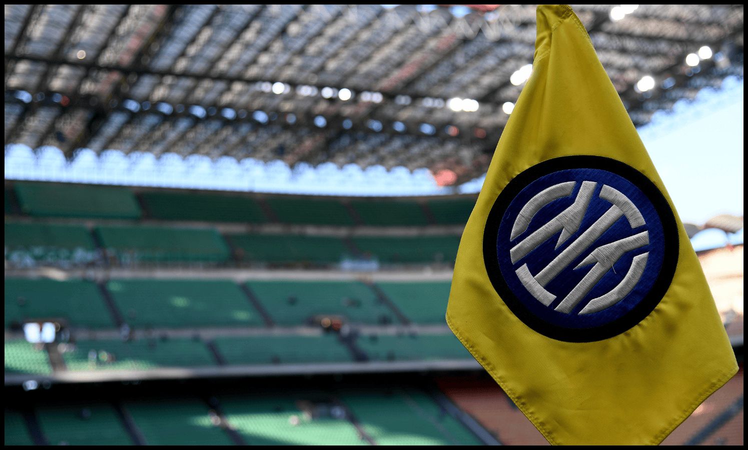 A general view of a corner flag featuring the Inter Milan logo.