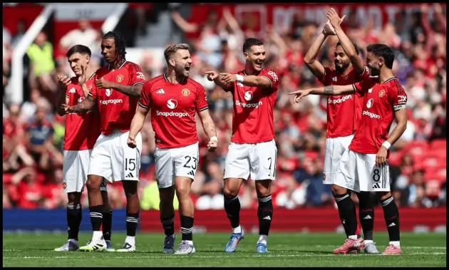 MANCHESTER, ENGLAND - AUGUST 09: Luke Shaw, Diogo Dalot, Bruno Fernandes and Matheus Cunha of Manchester United react during the penalty shootout during the pre-season friendly match between Manchester United and ACF Fiorentina at Old Trafford on August 09, 2025 in Manchester, England. (Photo by Matt McNulty/Getty Images)