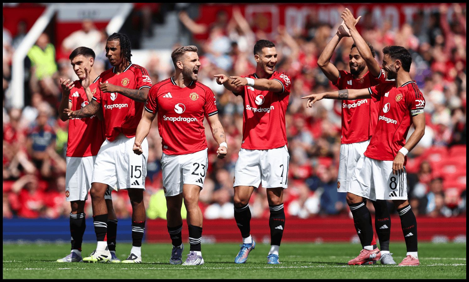 MANCHESTER, ENGLAND - AUGUST 09: Luke Shaw, Diogo Dalot, Bruno Fernandes and Matheus Cunha of Manchester United react during the penalty shootout during the pre-season friendly match between Manchester United and ACF Fiorentina at Old Trafford on August 09, 2025 in Manchester, England. (Photo by Matt McNulty/Getty Images)