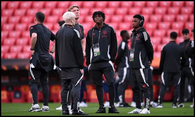 Amad, Alejandro Garnacho, Patrick Dorgu and Rasmus Hojlund talk before the Europa League final.