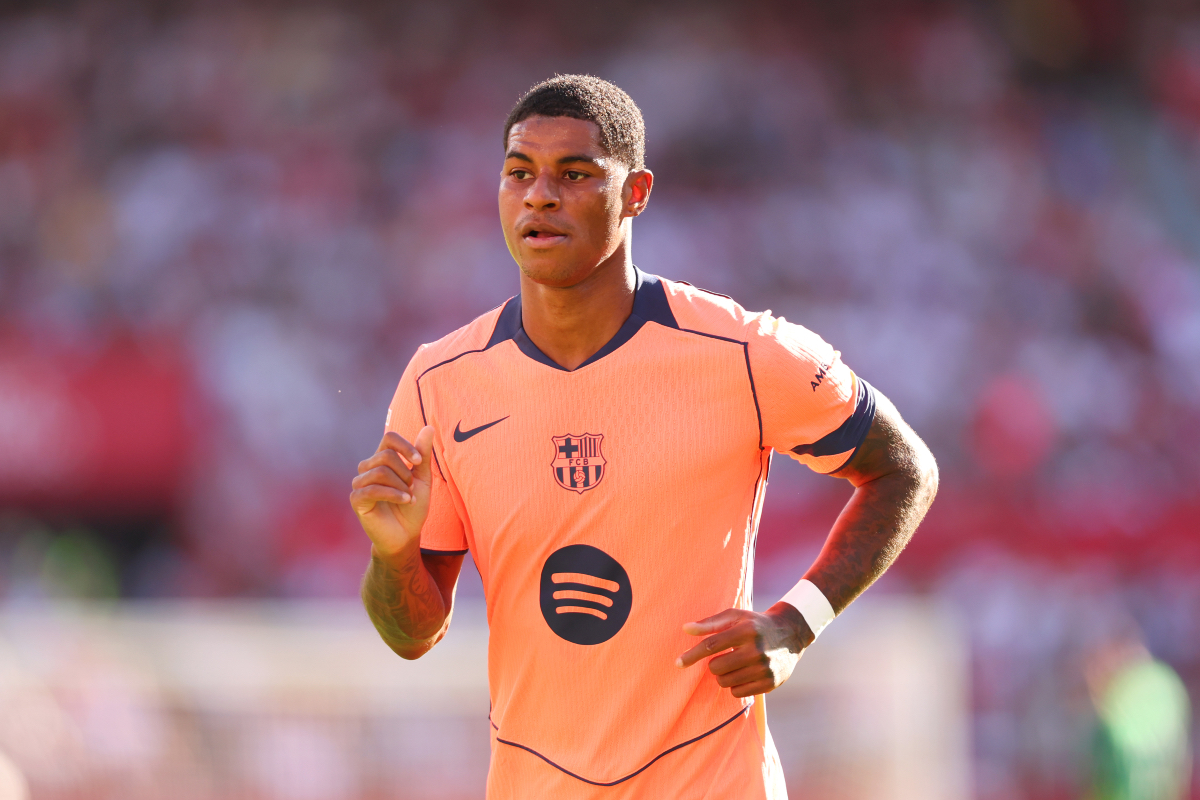 Marcus Rashford in action for Barcelona.