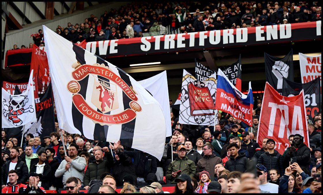 Manchester United supporters in Stretford End