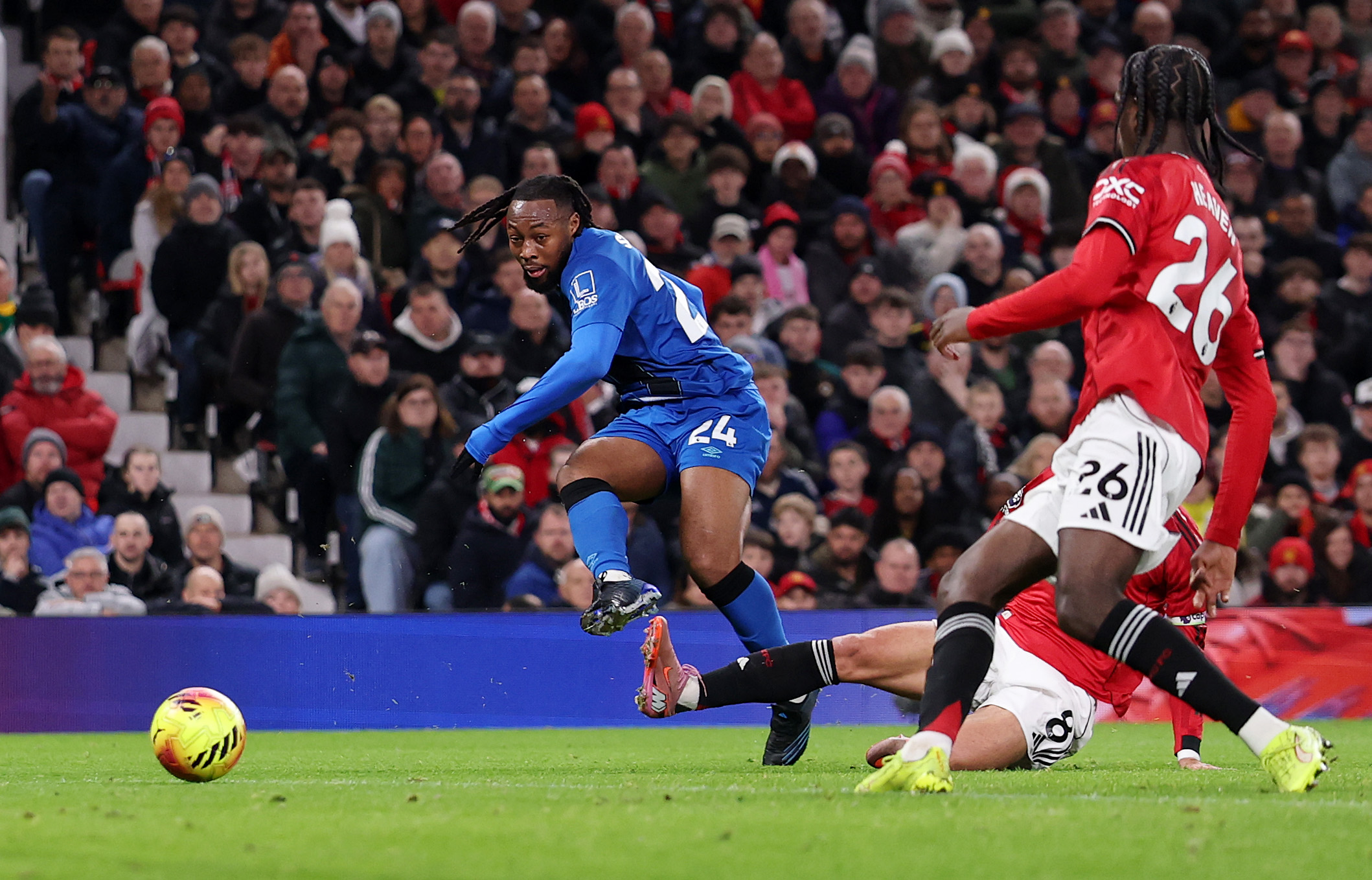 Antoine Semenyo shootd and scores against Msn United at Old Trafford.