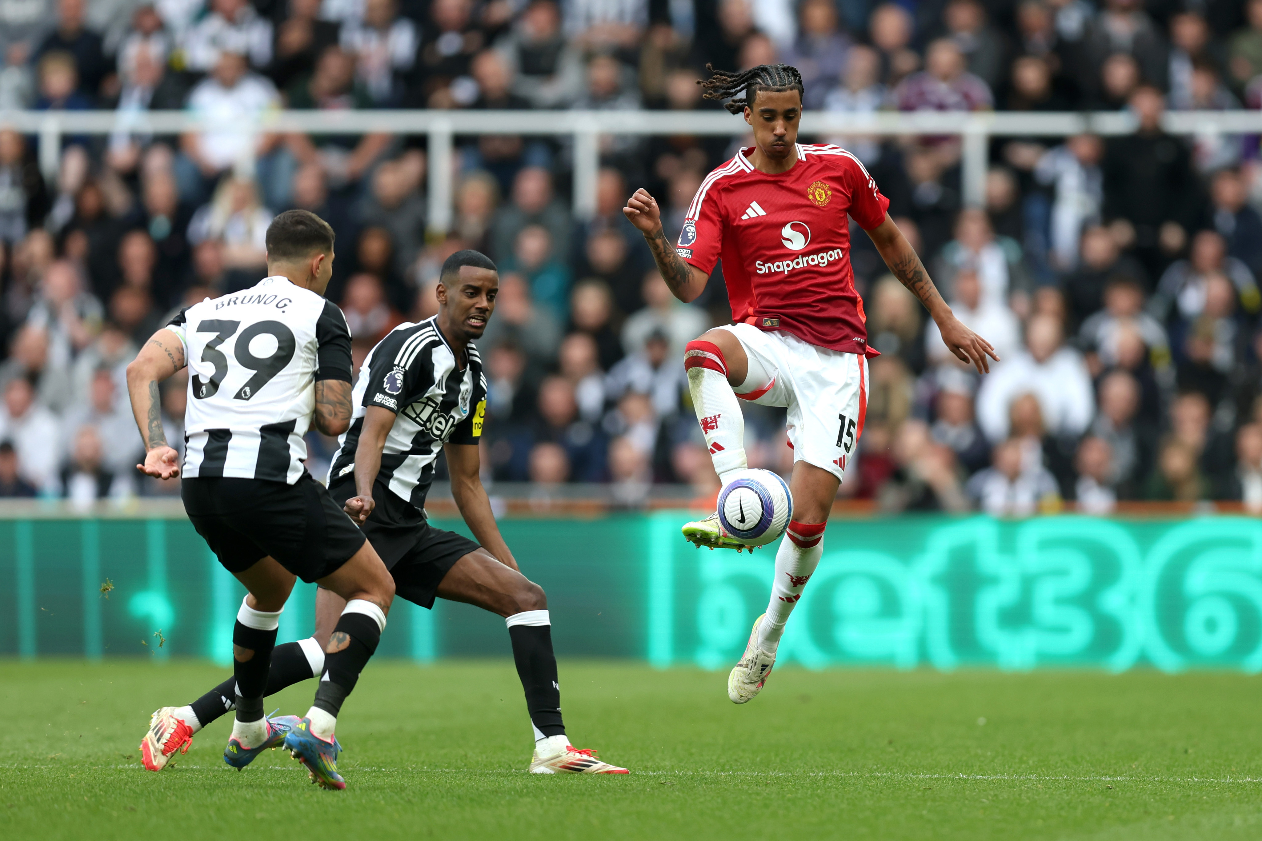 Leny Yoro in action against Newcastle