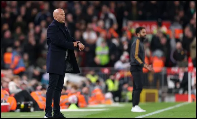 Arne Slot and Ruben Amorim on the sidelines
