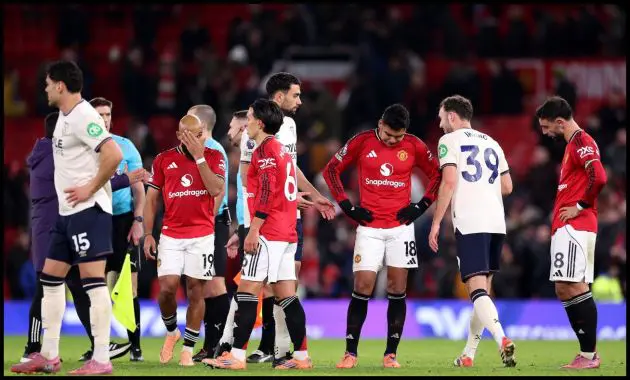 Man United players after the draw against West Ham