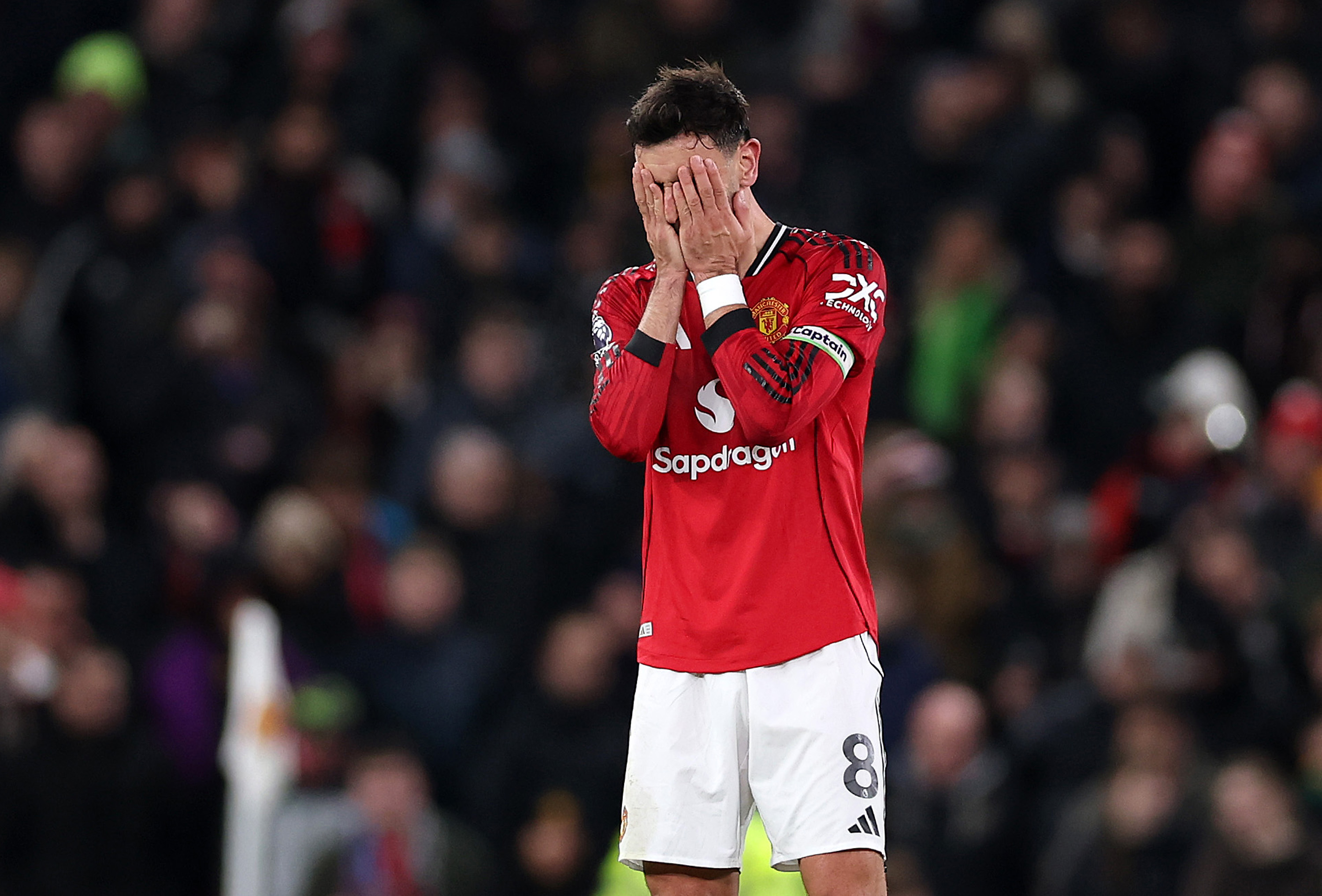 Bruno Fernandes looking dejected