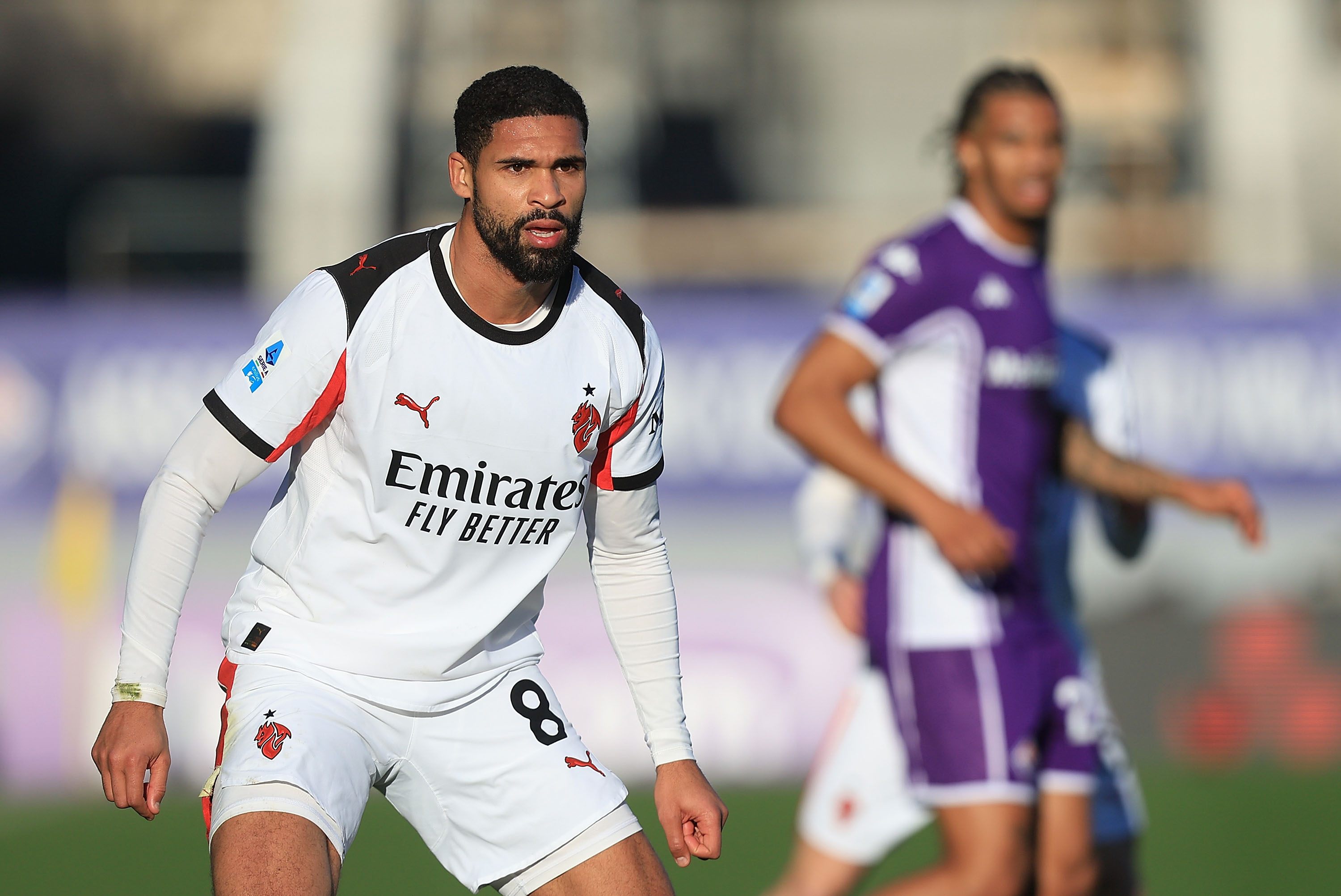 Ruben Loftus-Cheek in action for AC Milan vs Fiorentina.
