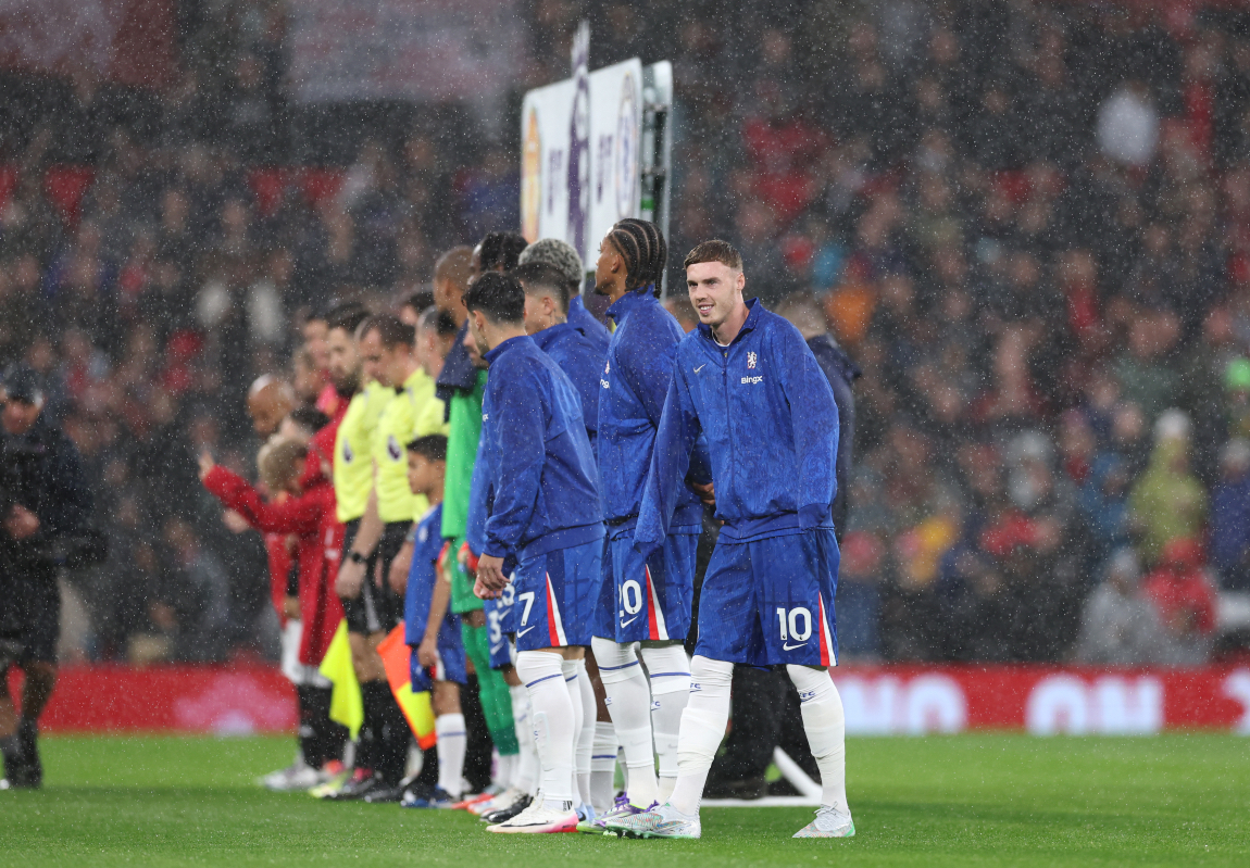 Cole Palmer lines up at Old Trafford ahead of kick-off.
