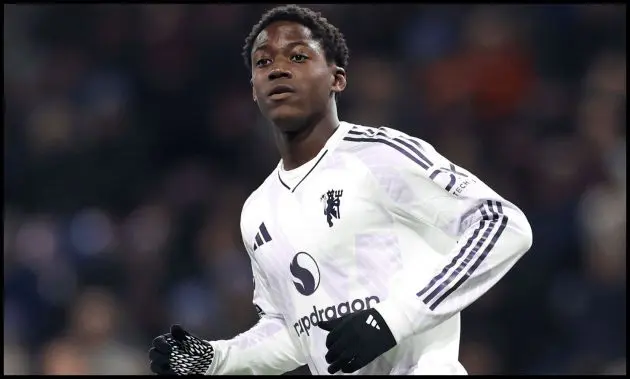 Kobbie Mainoo in action vs Burnley.
