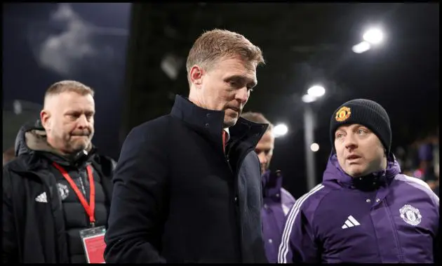 Darren Fletcher exits the pitch at half time.