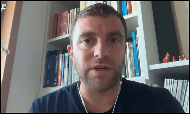 Fabrizio Romano talks about transfers on YouTube.